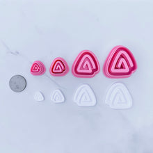 Load image into Gallery viewer, Triangular Swirl Cutters