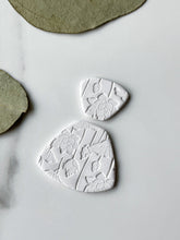 Load image into Gallery viewer, Flowering Flowers Texture Tile
